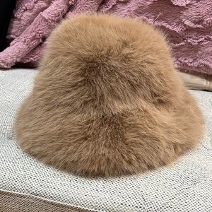 NWT Faux Fur Bucket Hat in Taupe